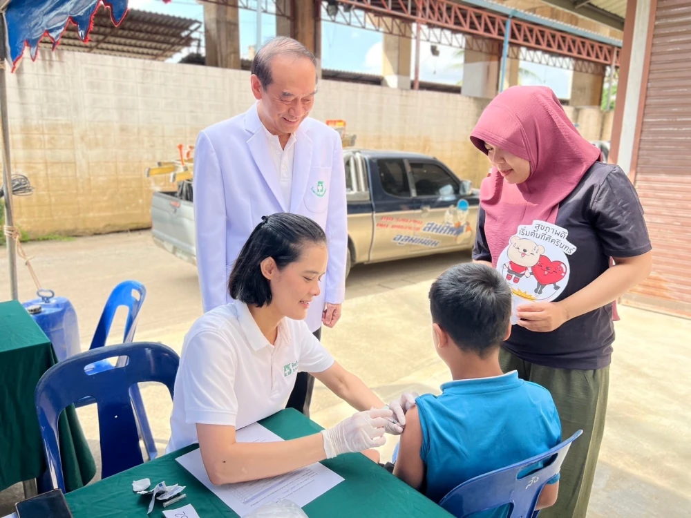 Sikarin Hospital Hatyai, in collaboration with AIA Company Limited, extended care and concern to the people of Hat Yai